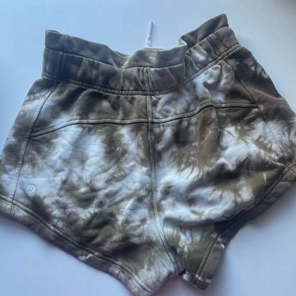 COPY - Lululemon Inner Glow Shorts - Picture 3 of 4